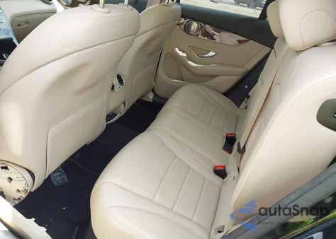 2016 Mercedes-Benz Glc 300 4Matic z USA, uszkodzony, nr VIN WDC0G4KB0GF081956